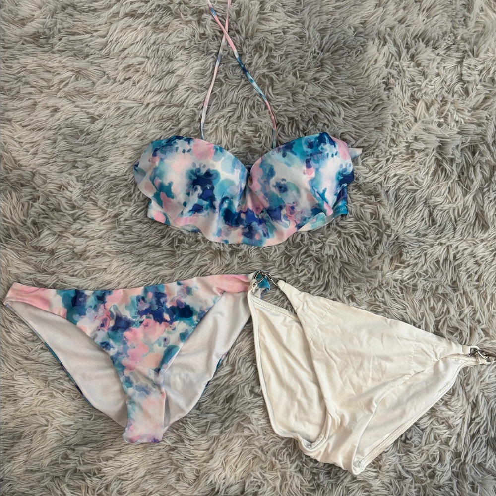 Baku Australia and Ardene mix’s match bikini